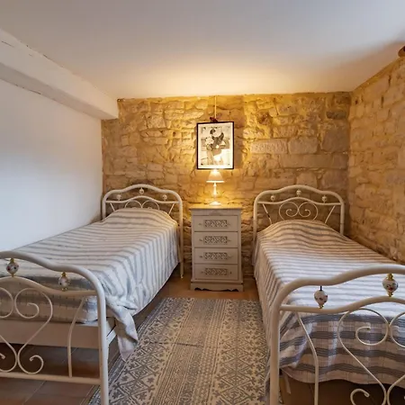 Сasa de vacaciones Monfort In By Interhome